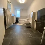 Royal Ocean Mit Sauna, Spielekonsole Und Whirlpool * Rostock