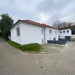 ROYAL OCEAN Ferienhaus mit Sauna, Spielekonsole und Whirlpool