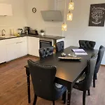 ROYAL OCEAN Ferienhaus mit Sauna, Spielekonsole und Whirlpool