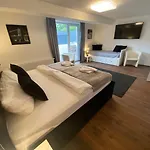 ROYAL OCEAN Ferienhaus mit Sauna, Spielekonsole und Whirlpool