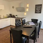 ROYAL OCEAN Ferienhaus mit Sauna, Spielekonsole und Whirlpool
