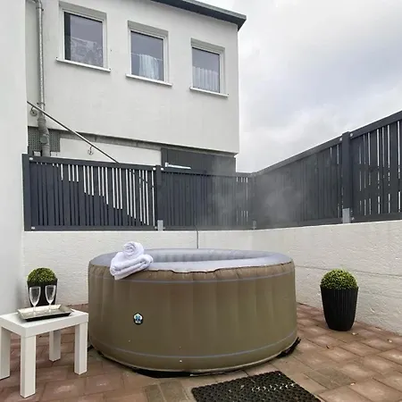 Royal Ocean Mit Sauna, Spielekonsole Und Whirlpool Ferienhaus Rostock