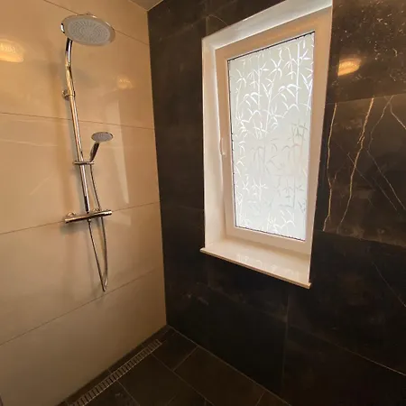 Ferienhaus Royal Ocean Mit Sauna, Spielekonsole Und Whirlpool Rostock