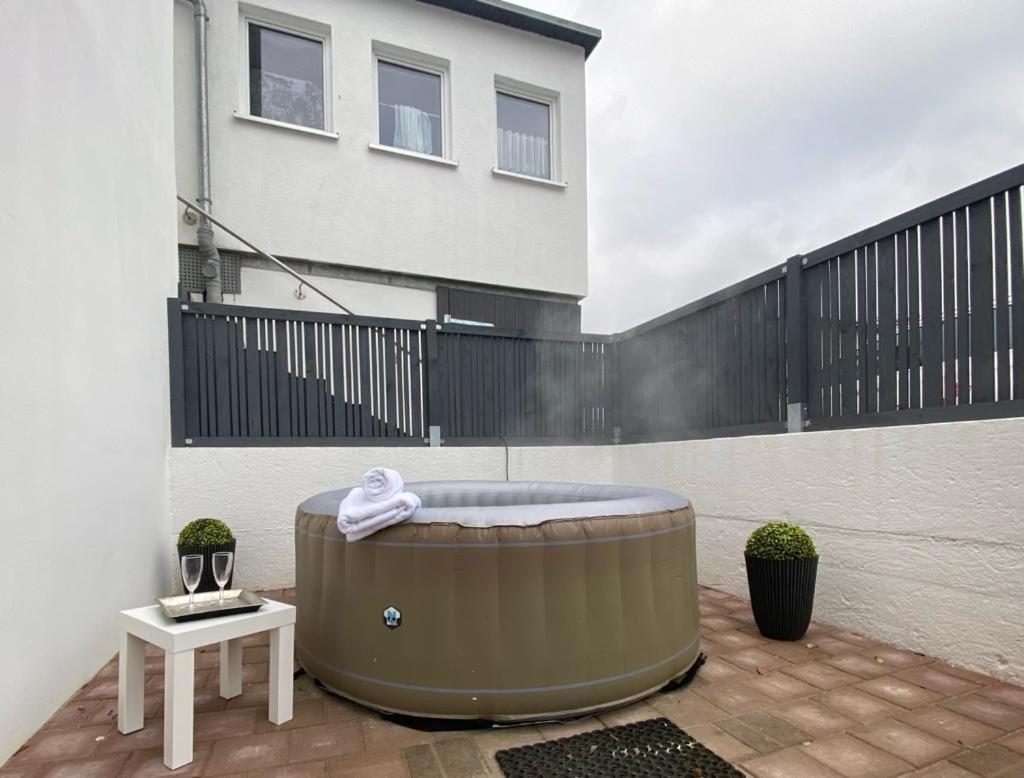 Royal Ocean Mit Sauna, Spielekonsole Und Whirlpool Ferienhaus Rostock