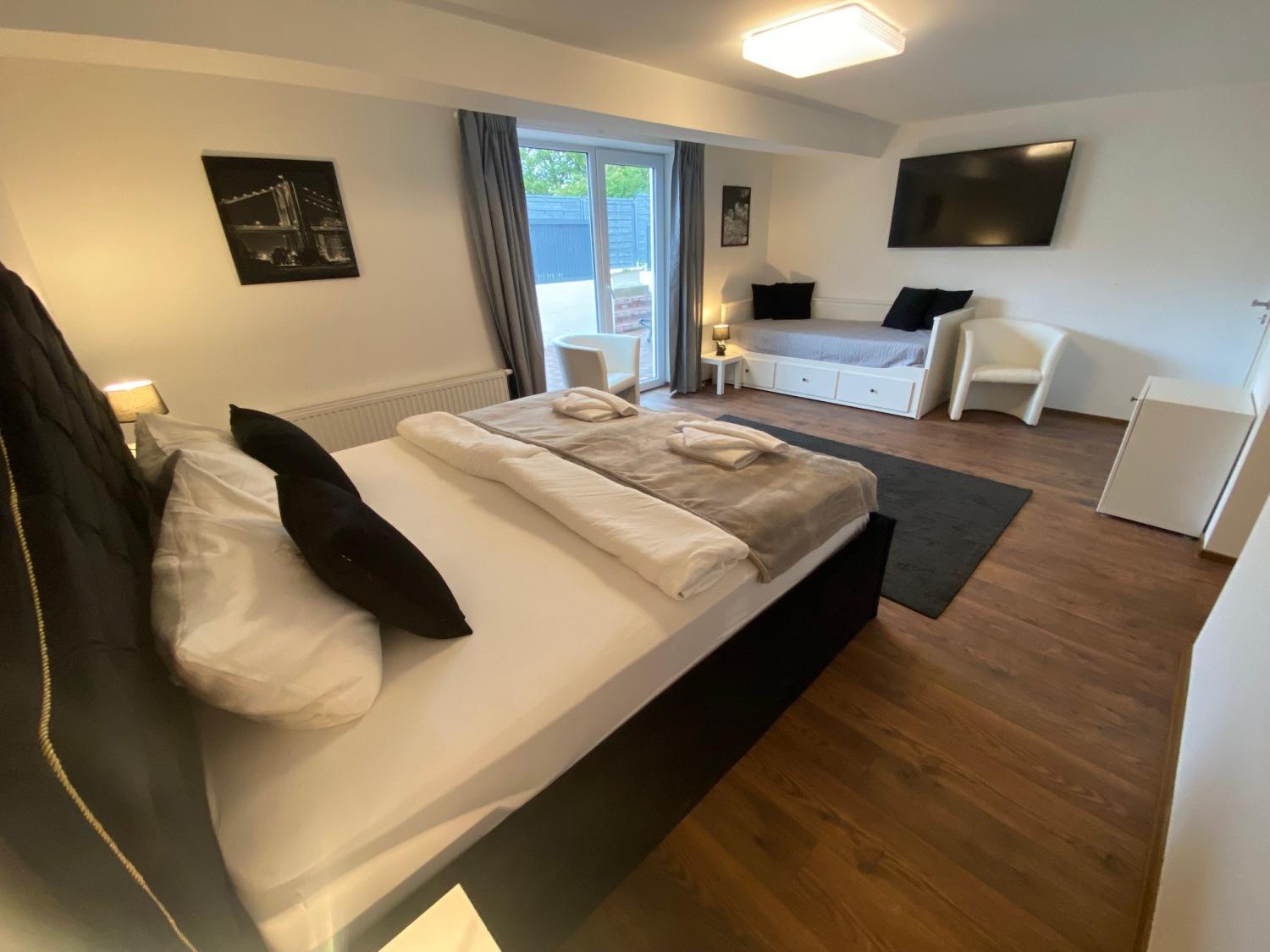Royal Ocean Mit Sauna, Spielekonsole Und Whirlpool * Rostock